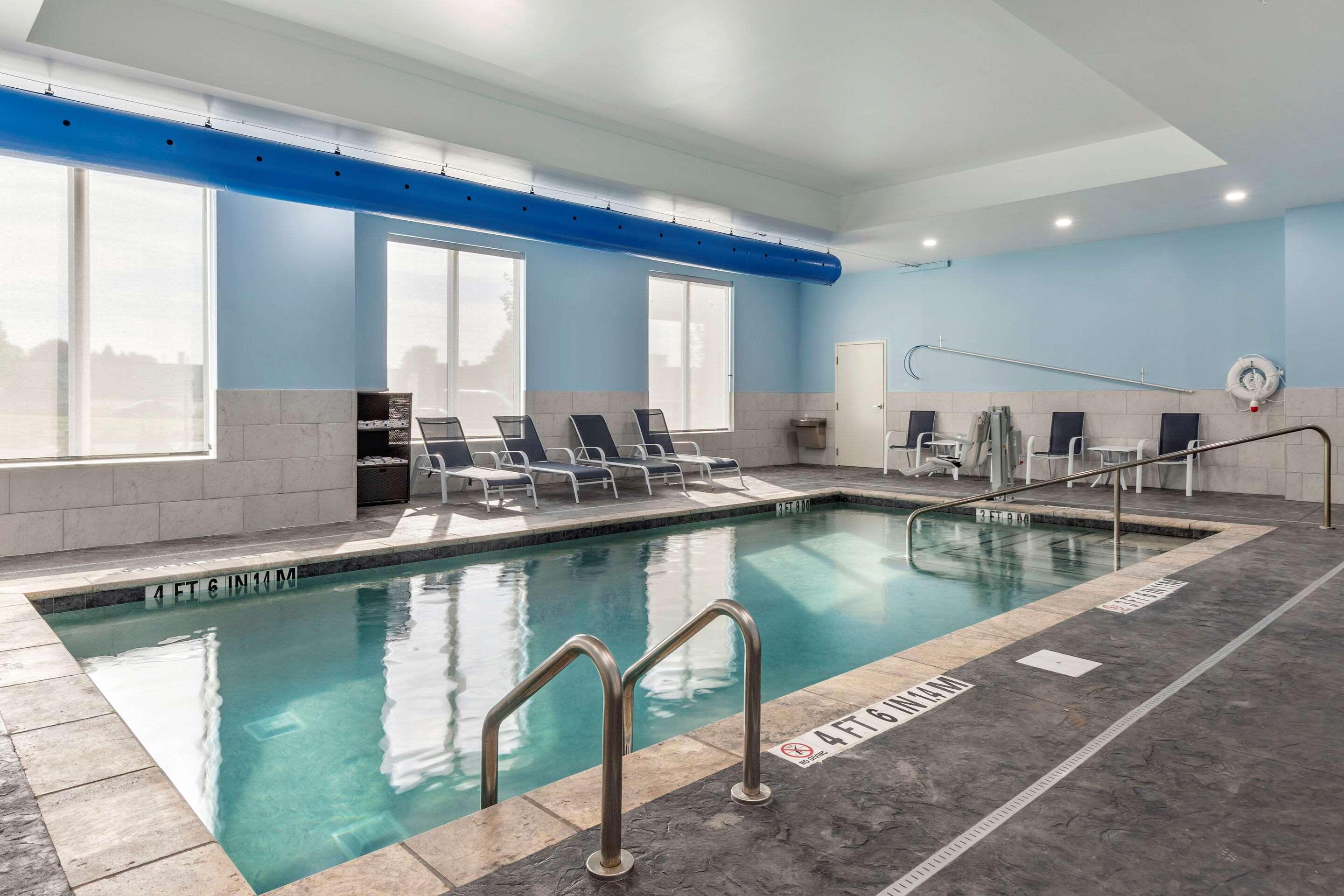 Comfort Suites Greenville Airport Экстерьер фото