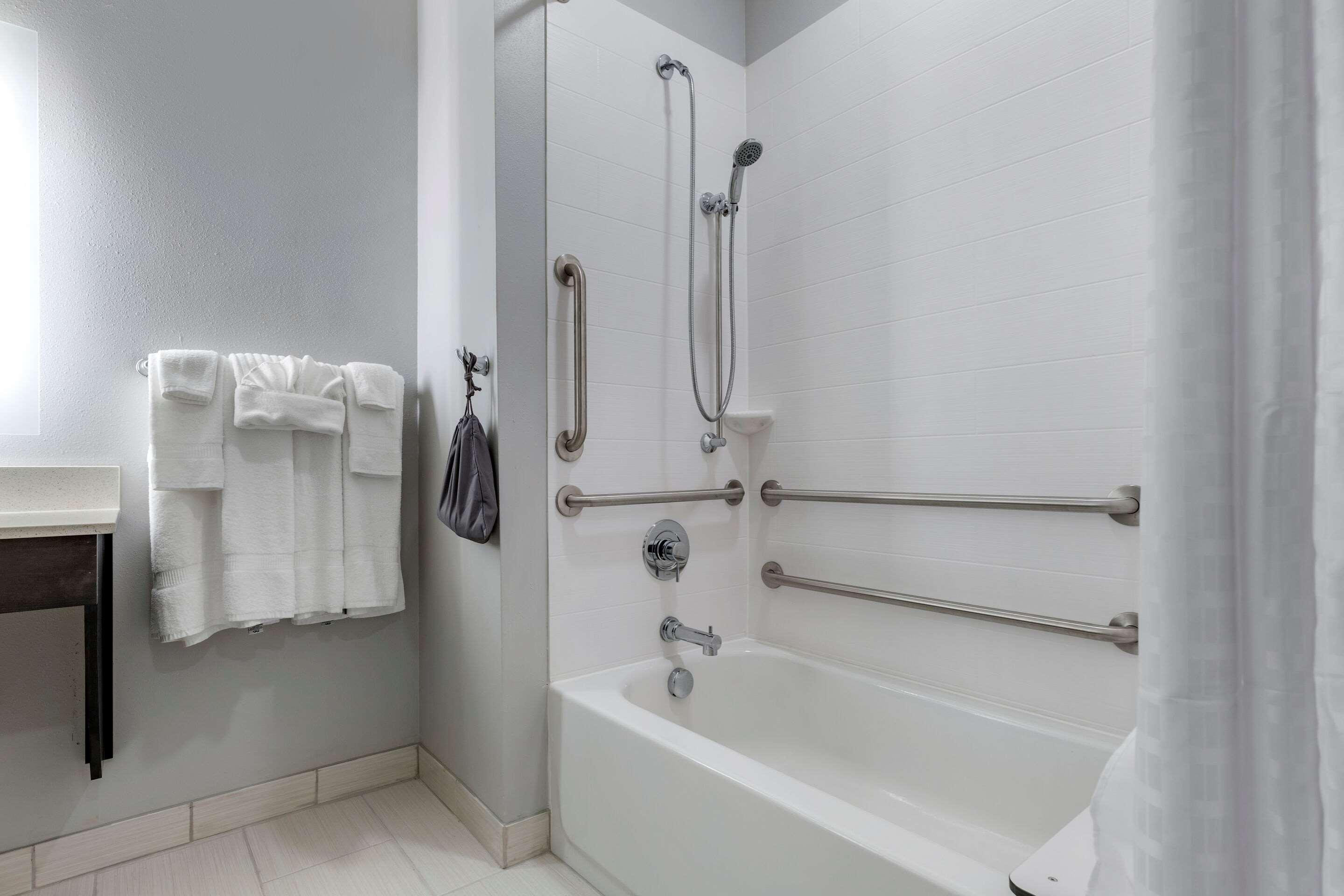 Comfort Suites Greenville Airport Экстерьер фото