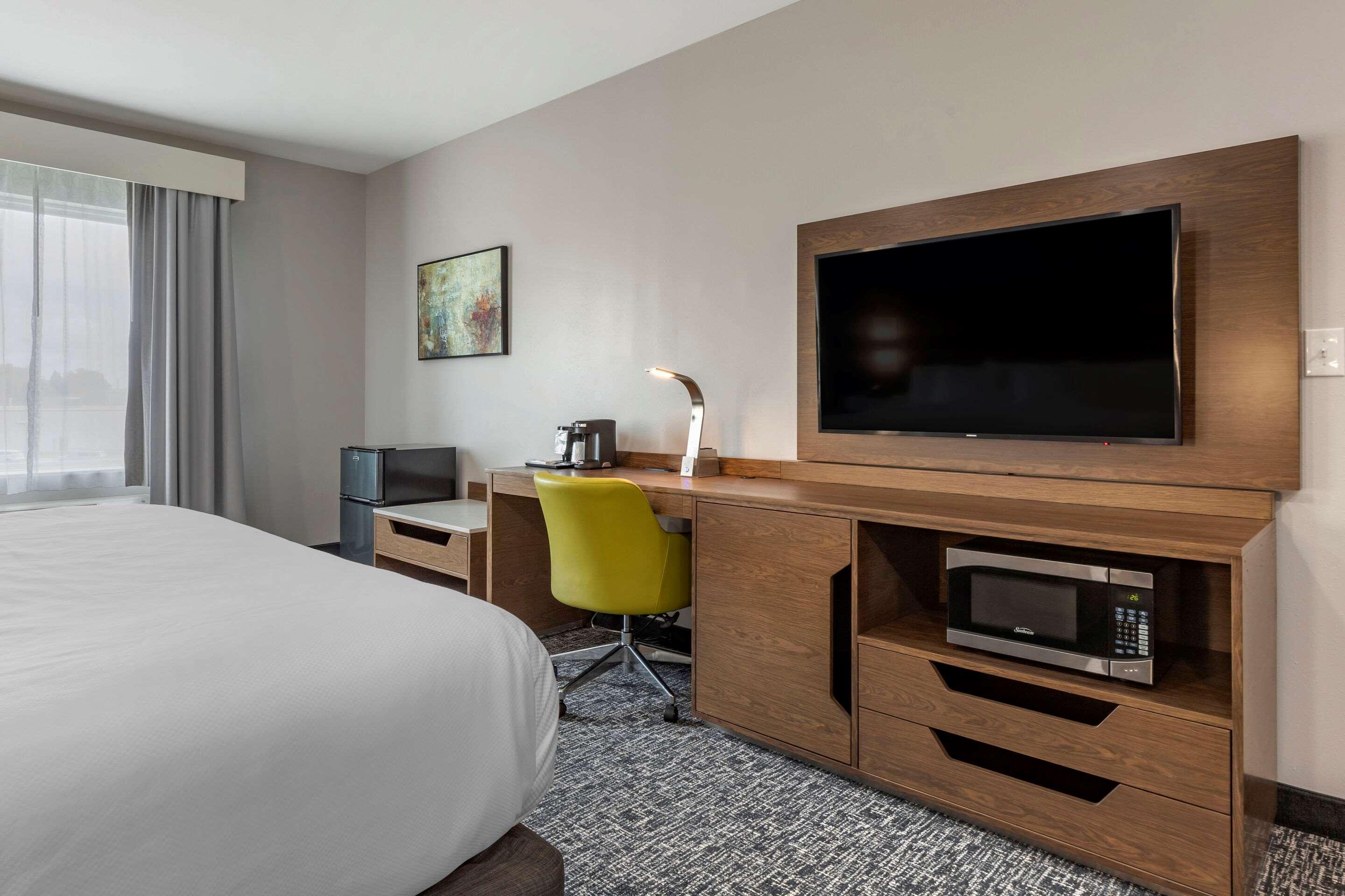 Comfort Suites Greenville Airport Экстерьер фото
